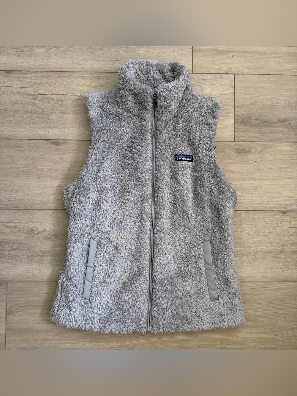 Patagonia Women’s M Gray Shaggy Fleece Full Zip Vest High Collar